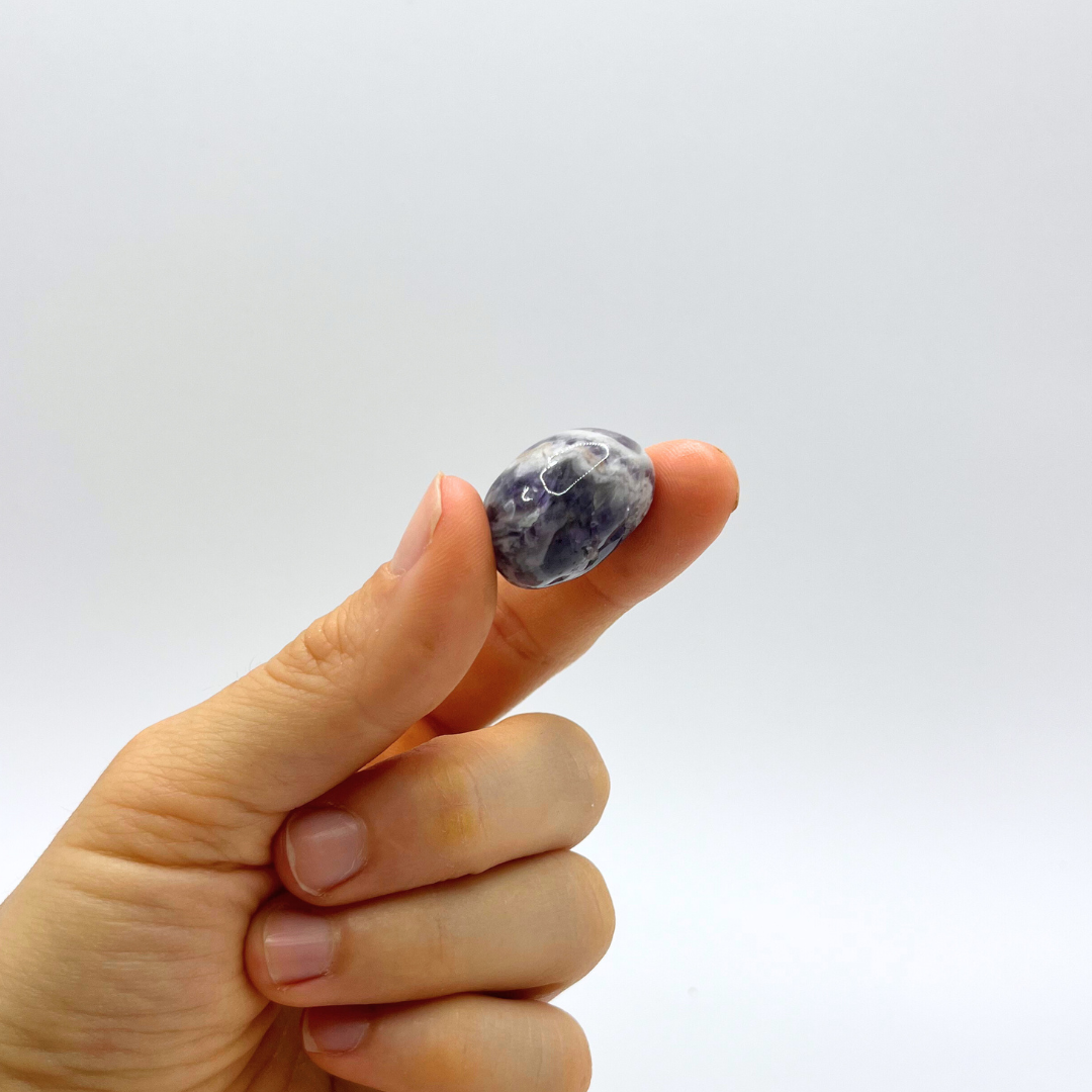 Amethyst crystal for emotional healing and spiritual clarity, supports heartbreak and energetic balance in the Healing Kit